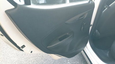 Opel Karl Rocks 1.0 73 CV (10)
