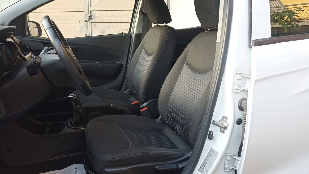 Opel Karl Rocks 1.0 73 CV (20)