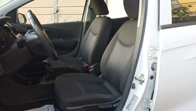 Opel Karl Rocks 1.0 73 CV (20)