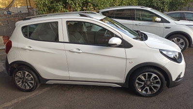 Opel Karl Rocks 1.0 73 CV (4)