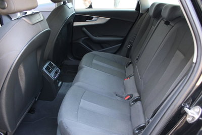 Audi A4 2.0 TDI 150 CV ultra S tronic Business Sport (11)