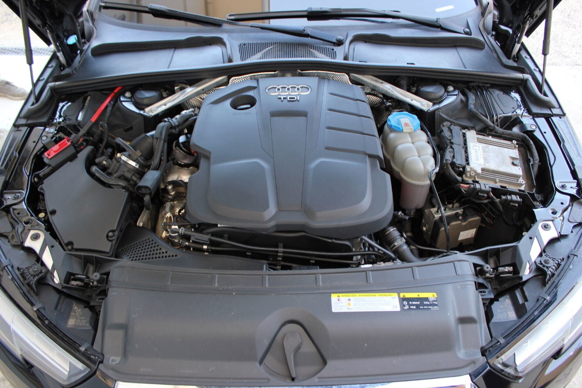 Audi A4 2.0 TDI 150 CV ultra S tronic Business Sport (17)
