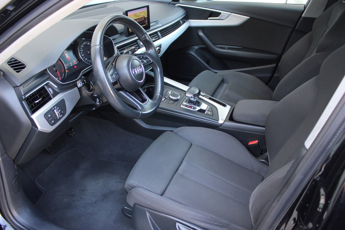 Audi A4 2.0 TDI 150 CV ultra S tronic Business Sport (9)