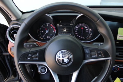 Alfa Romeo Giulia 2.2 Turbodiesel 136 CV AT8 Business (11)