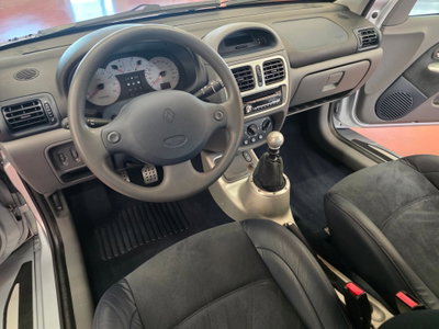 Renault Clio 3.0 V6 24V cat 3 porte Renault Sport (11)