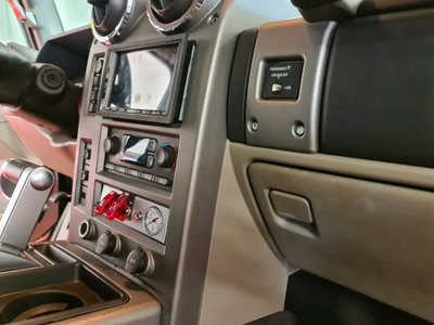 Hummer H2 V8 Luxury Autocarro (13)