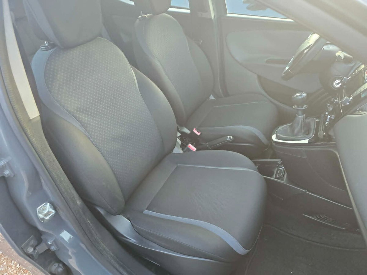 Lancia Ypsilon 1.2 69 CV 5 porte Silver (7)