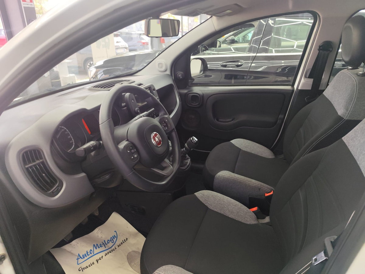Fiat Panda 1.0 FireFly S&S Hybrid City Cross (11)