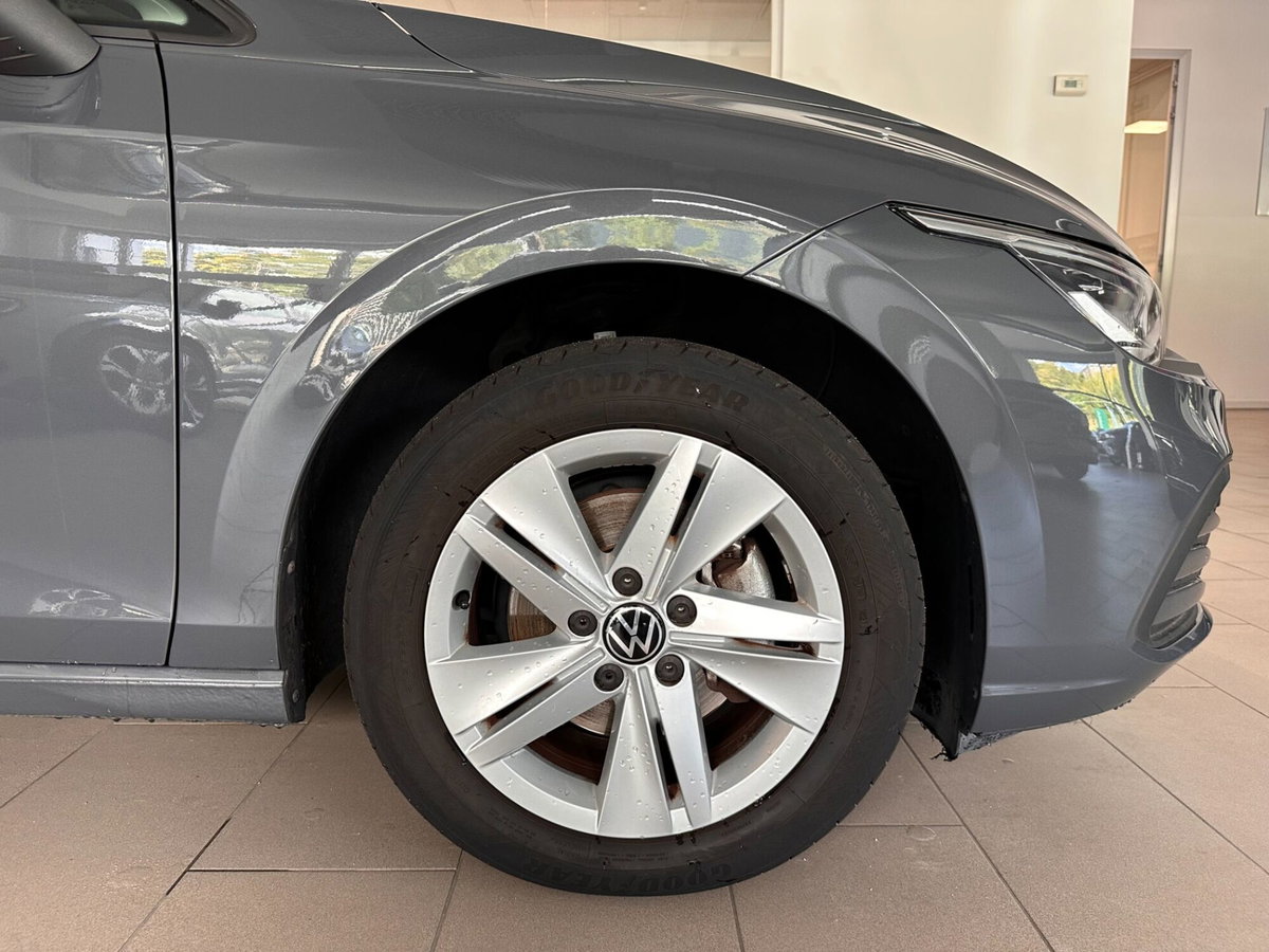 Volkswagen Golf 1.0 eTSI EVO DSG Life (4)