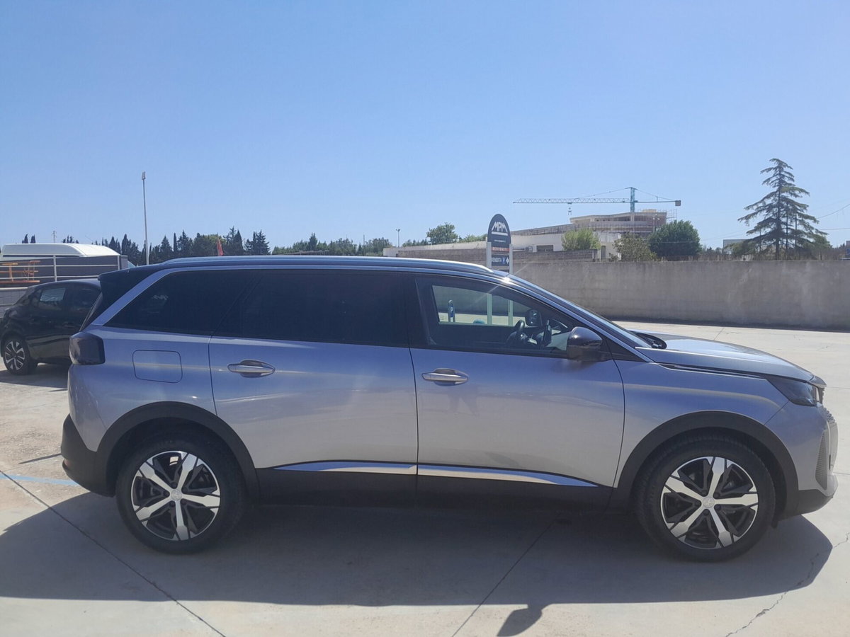 Peugeot 5008 1.2 hybrid 48V Allure Pack 136cv e-dcs 6 (9)