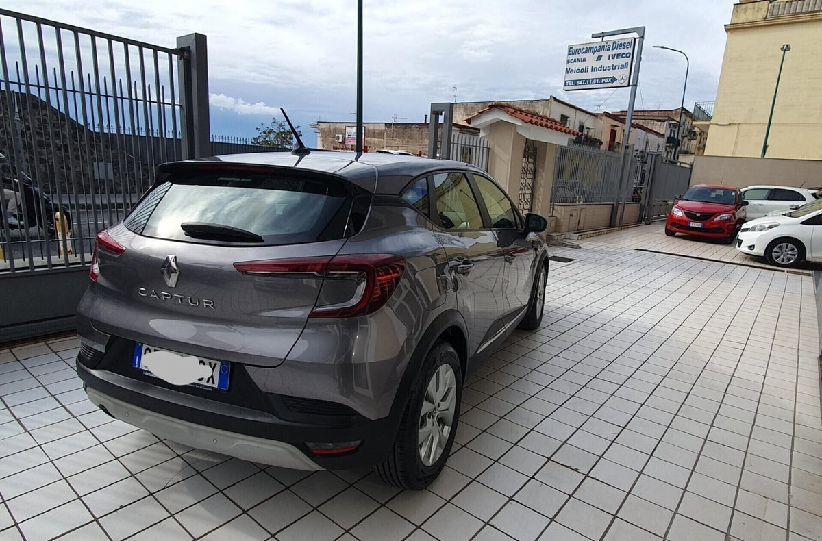 Renault Captur Blue dCi 115 CV EDC Business (11)