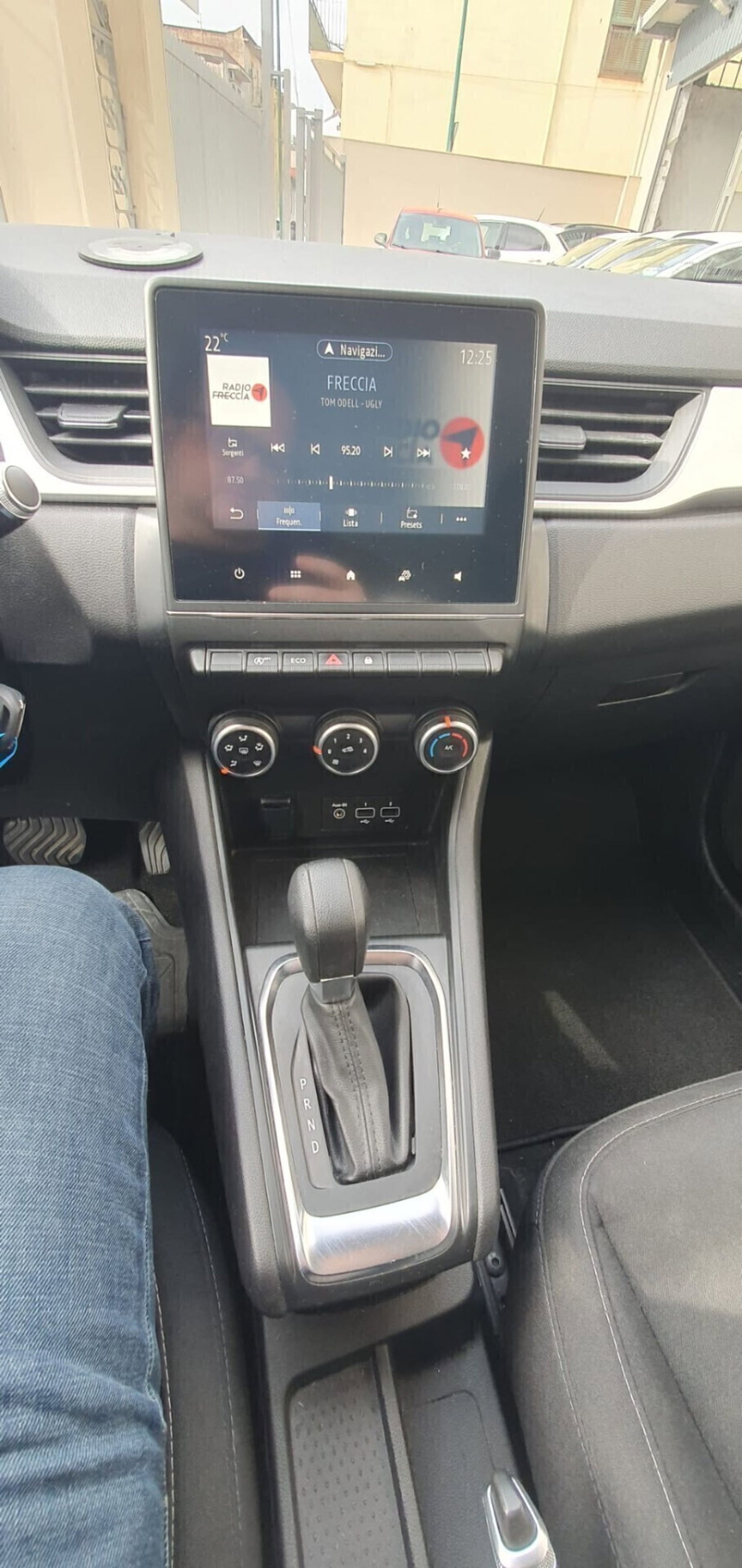 Renault Captur Blue dCi 115 CV EDC Business (12)