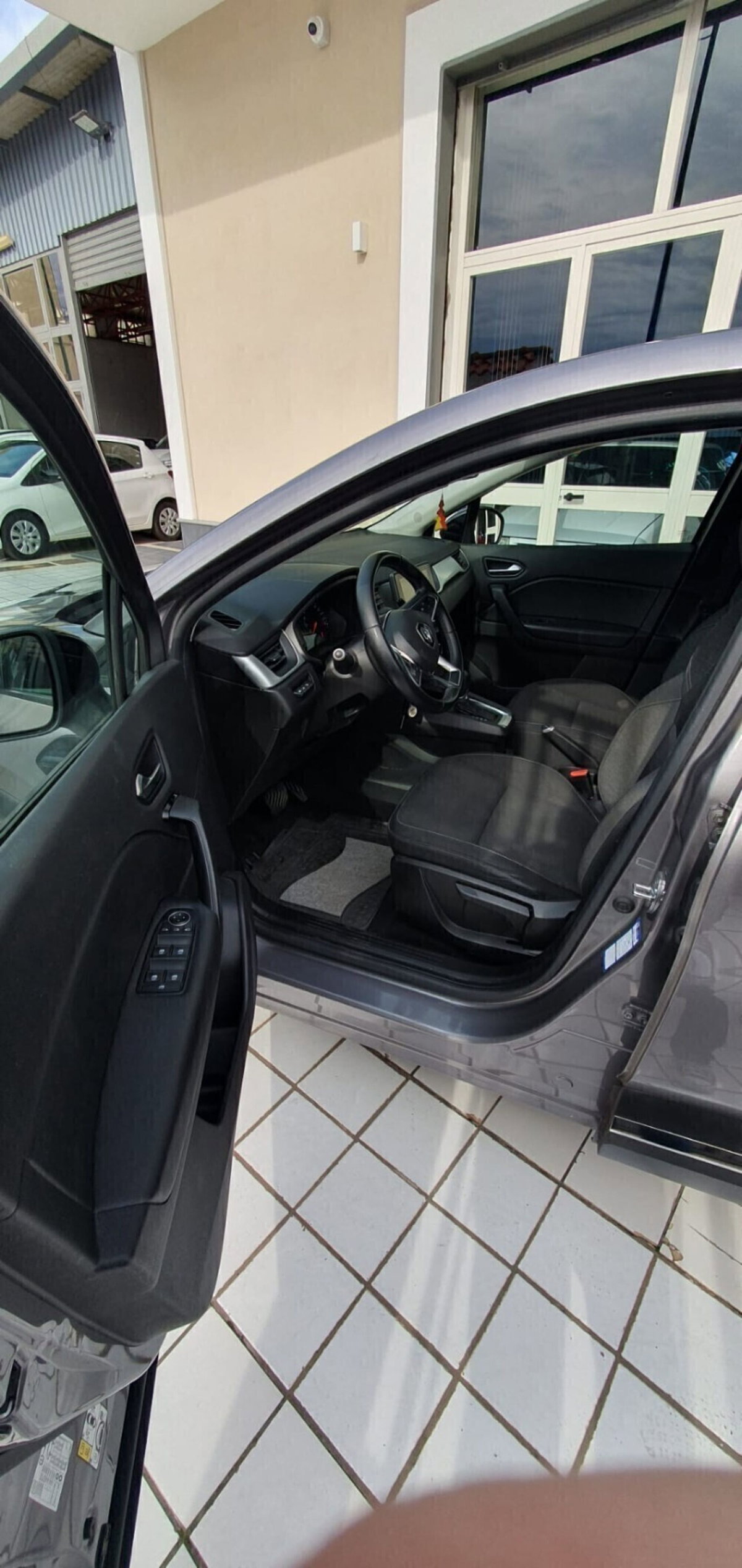 Renault Captur Blue dCi 115 CV EDC Business (5)