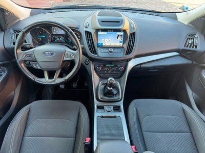 Ford Kuga 1.5 TDCI 120 CV S&S 2WD Titanium (10)