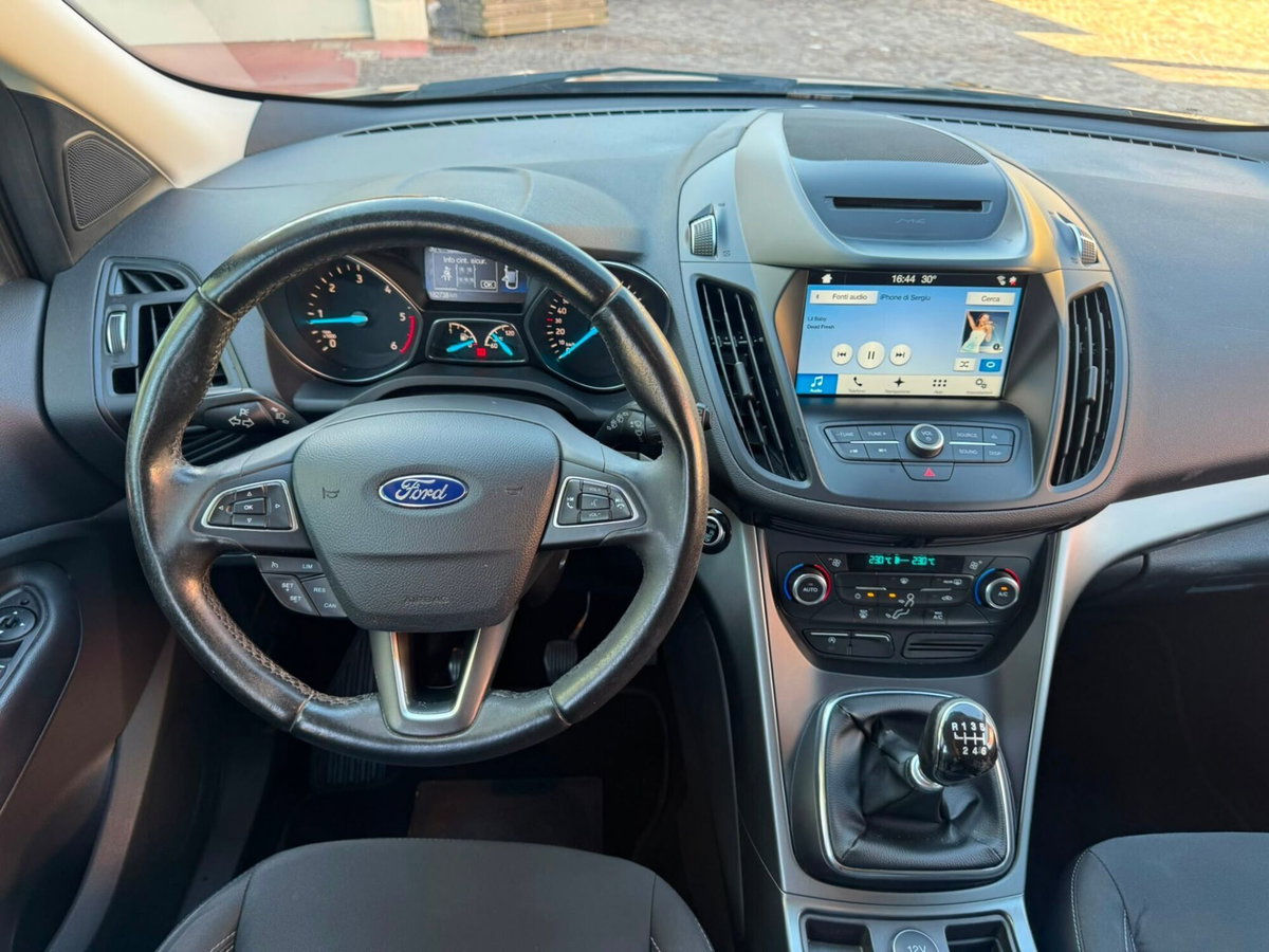 Ford Kuga 1.5 TDCI 120 CV S&S 2WD Titanium (11)