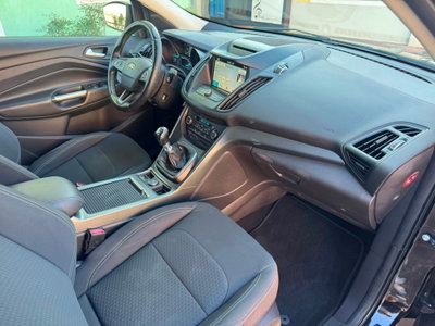 Ford Kuga 1.5 TDCI 120 CV S&S 2WD Titanium (13)