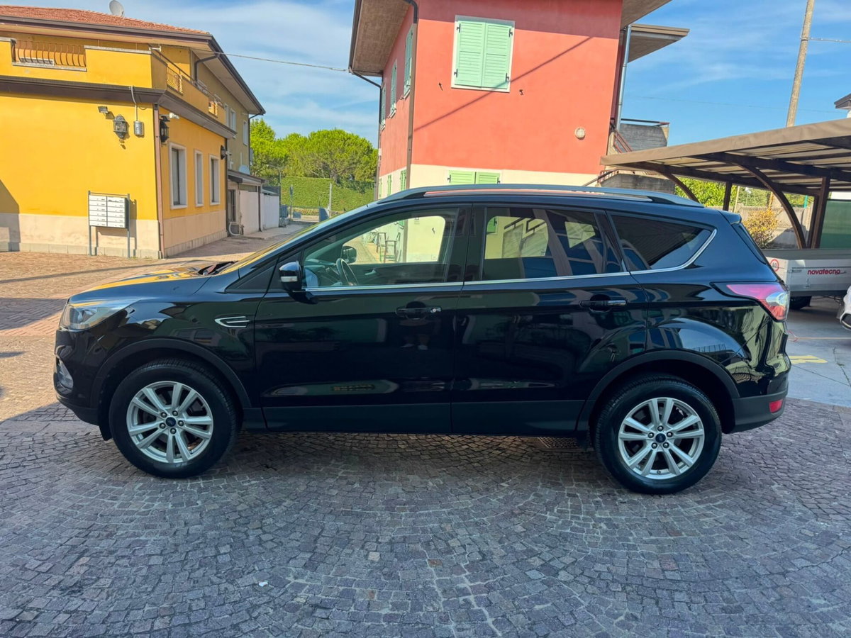 Ford Kuga 1.5 TDCI 120 CV S&S 2WD Titanium (3)