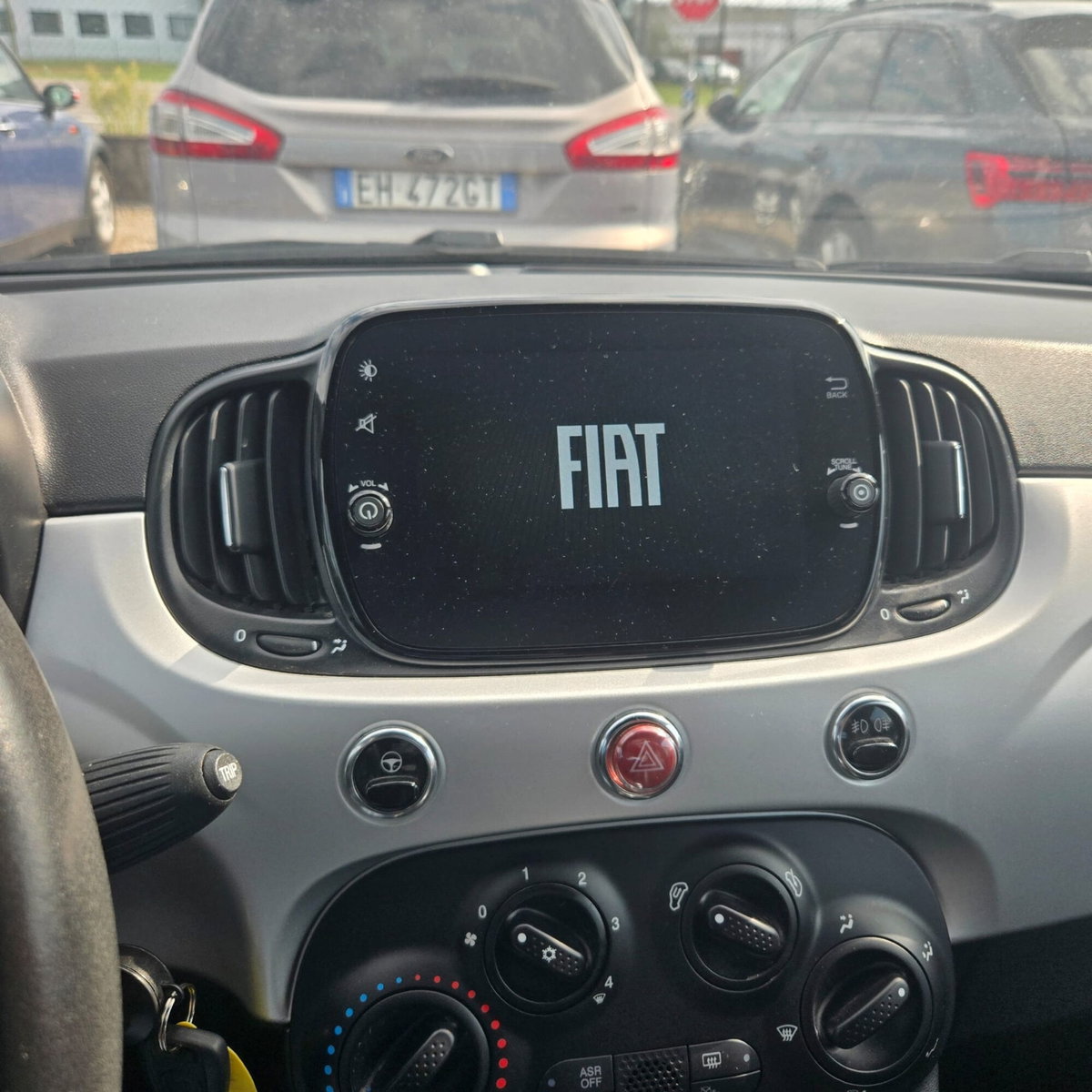 Fiat 500 1.0 Hybrid Connect (14)