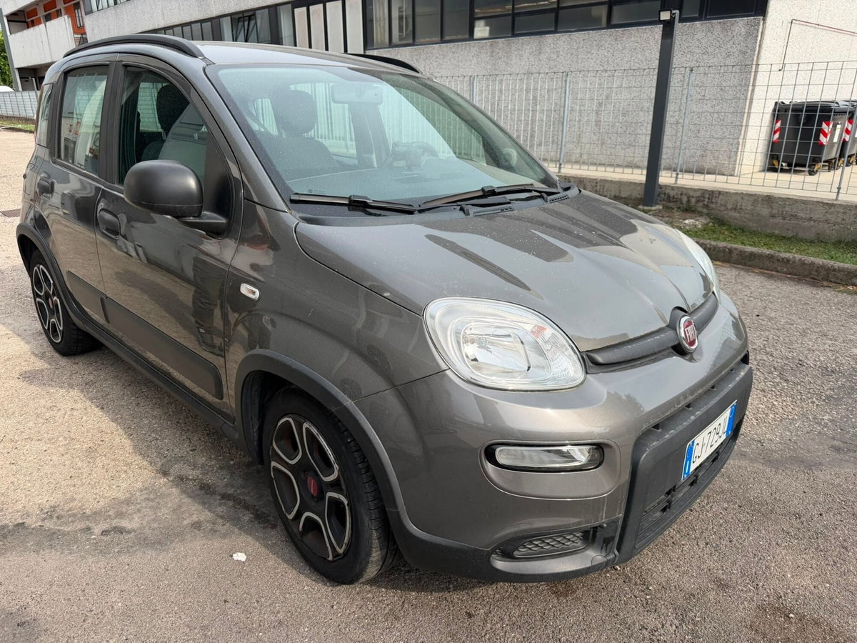 Fiat Panda 1.0 FireFly S&S Hybrid City Cross (2)