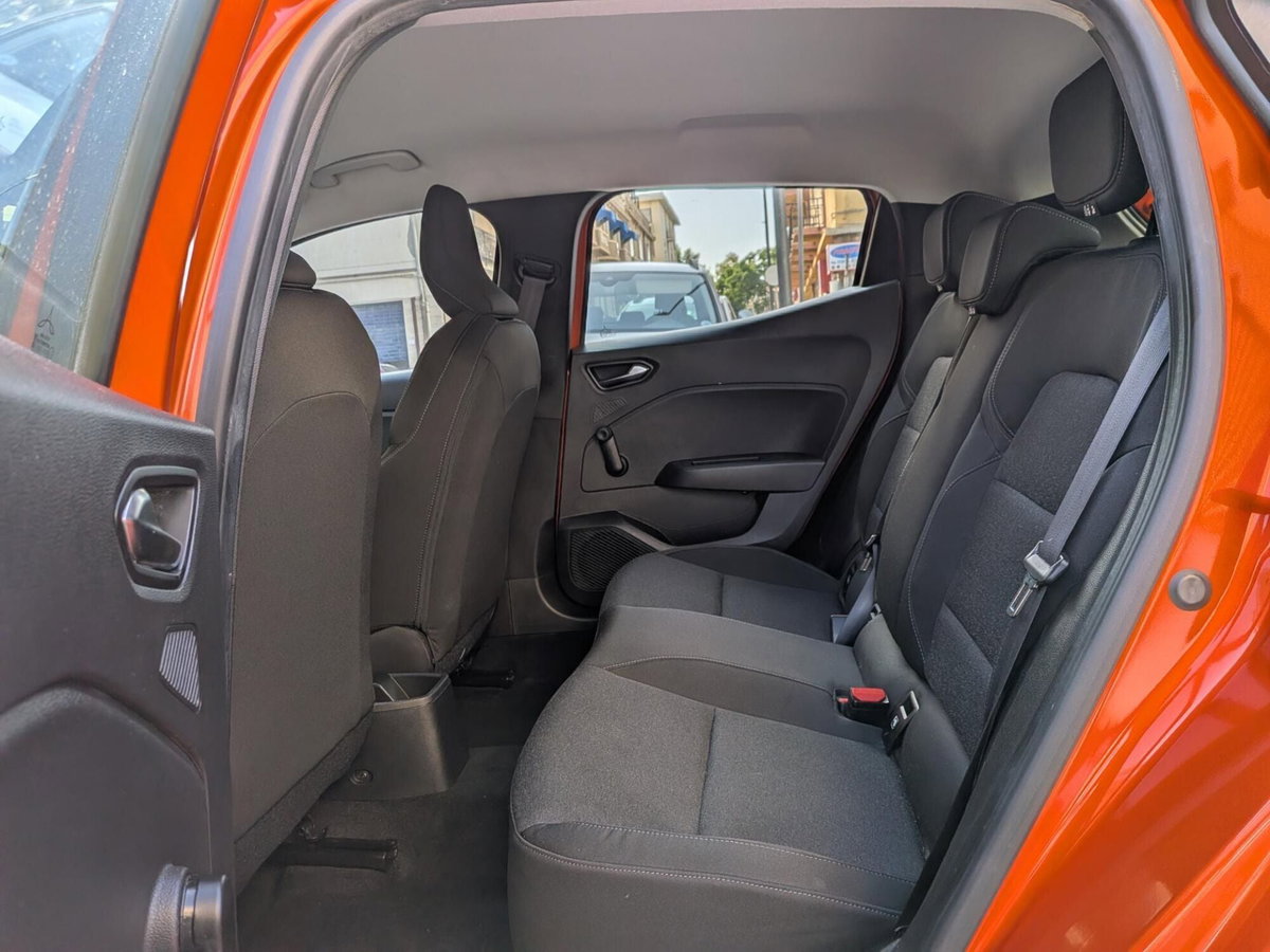 Renault Clio TCe 90 CV 5 porte Techno (12)