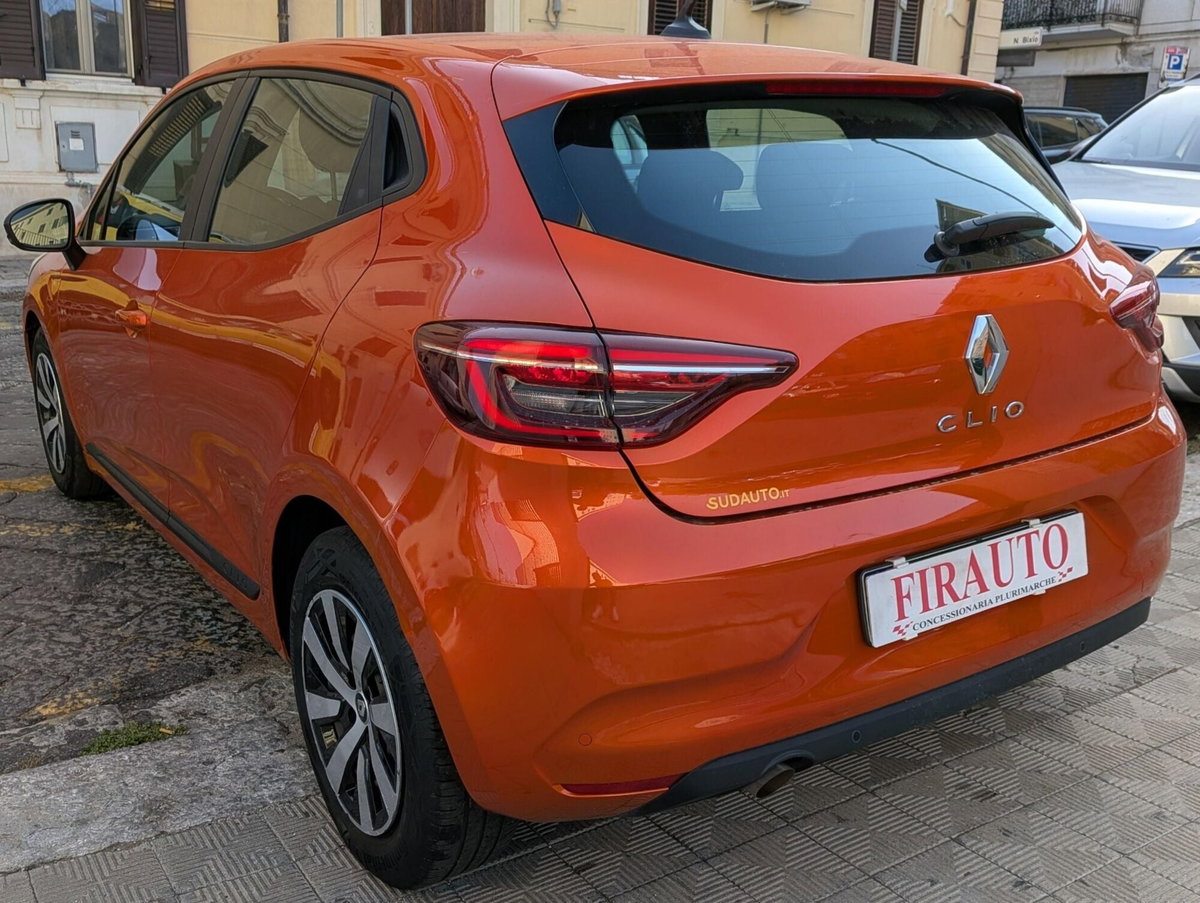 Renault Clio TCe 90 CV 5 porte Techno (5)