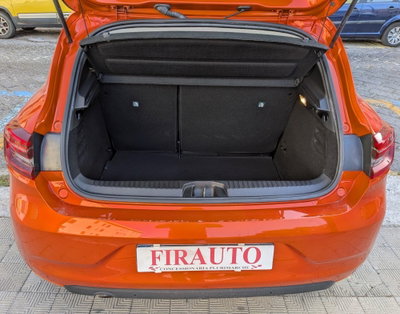 Renault Clio TCe 90 CV 5 porte Techno (8)