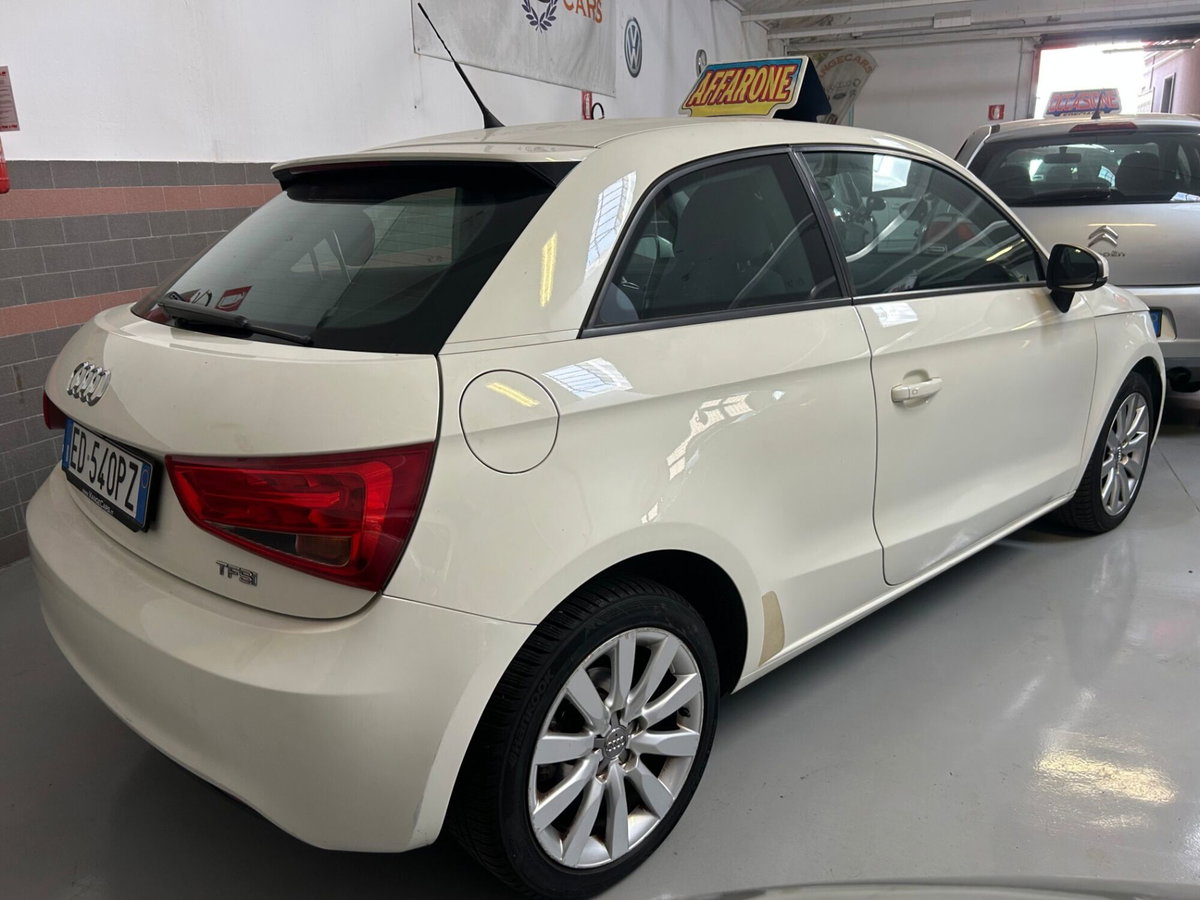 Audi A1 1.2 TFSI Ambition (3)