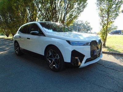 BMW iX xdrive40 pacchetto sportivo (12)