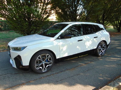 BMW iX xdrive40 pacchetto sportivo (3)