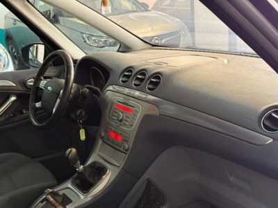 Ford Galaxy 2.0 TDCi 140 CV Ghia (16)