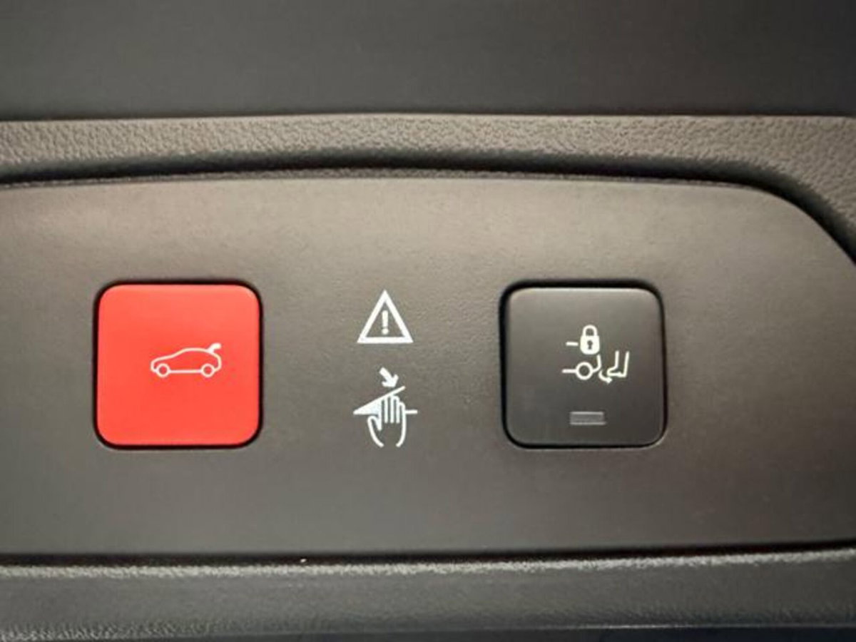Opel Grandland X 1.5 diesel Ecotec Start&Stop Elegance (16)