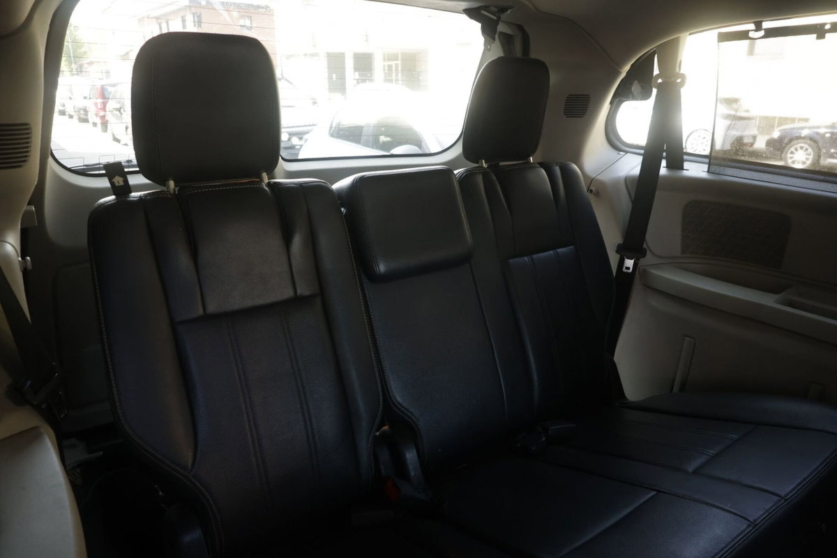 Lancia Voyager 2.8 Turbodiesel Gold 163 CV (19)