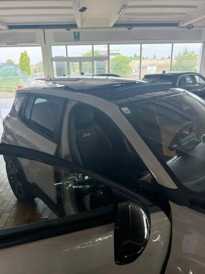 Jeep Avenger 1.2 turbo Summit fwd 100cv (10)