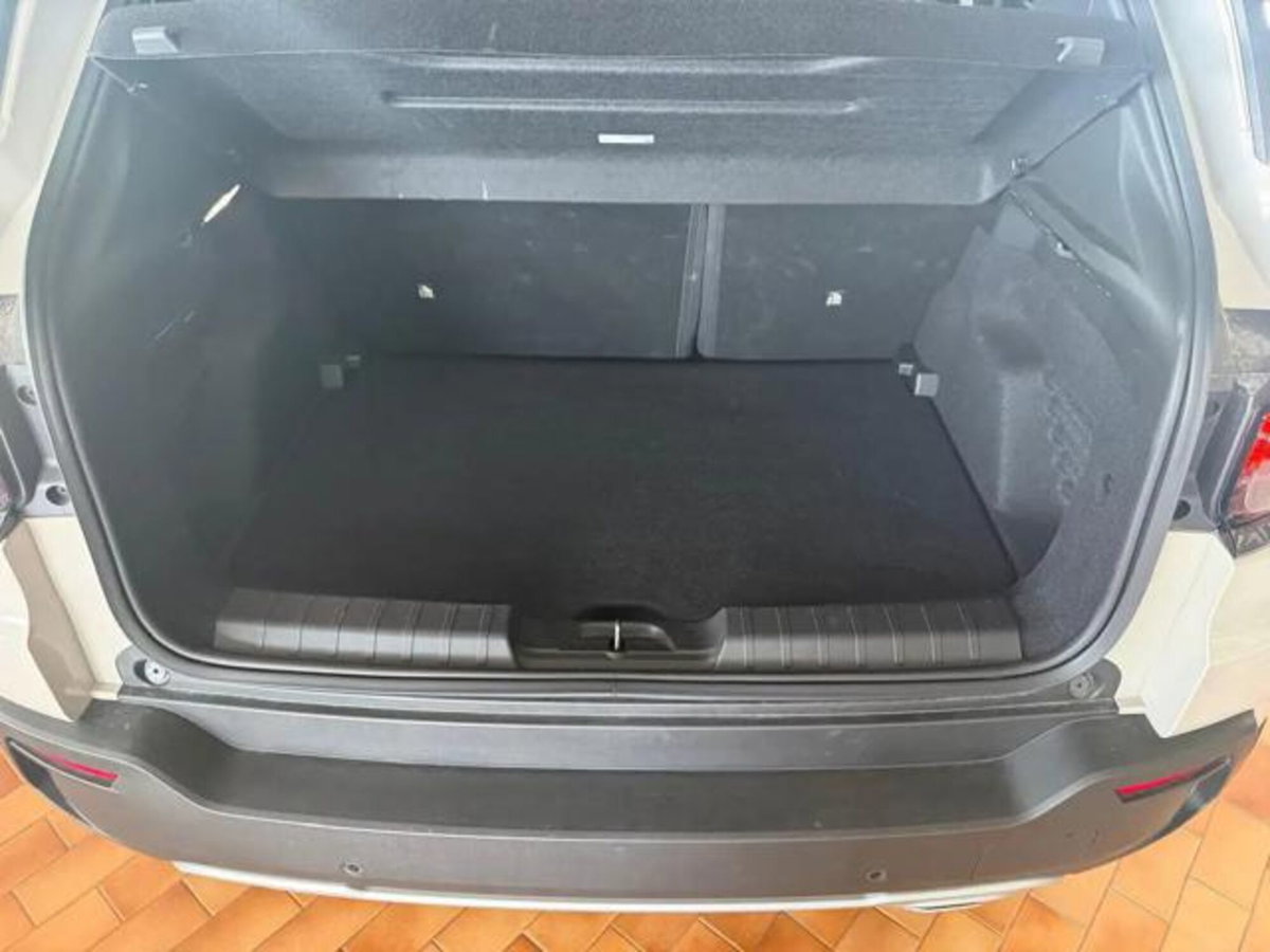 Jeep Avenger 1.2 turbo Summit fwd 100cv (16)