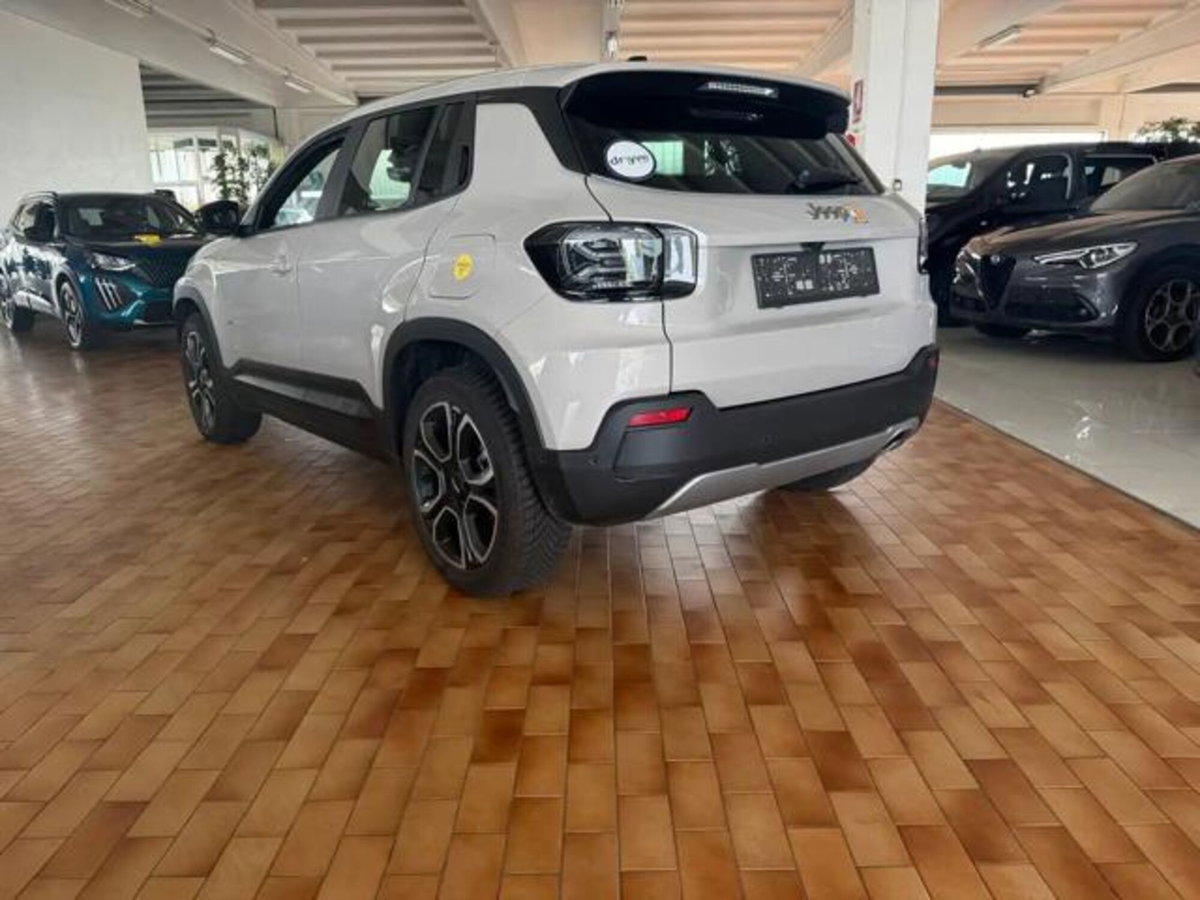 Jeep Avenger 1.2 turbo Summit fwd 100cv (4)
