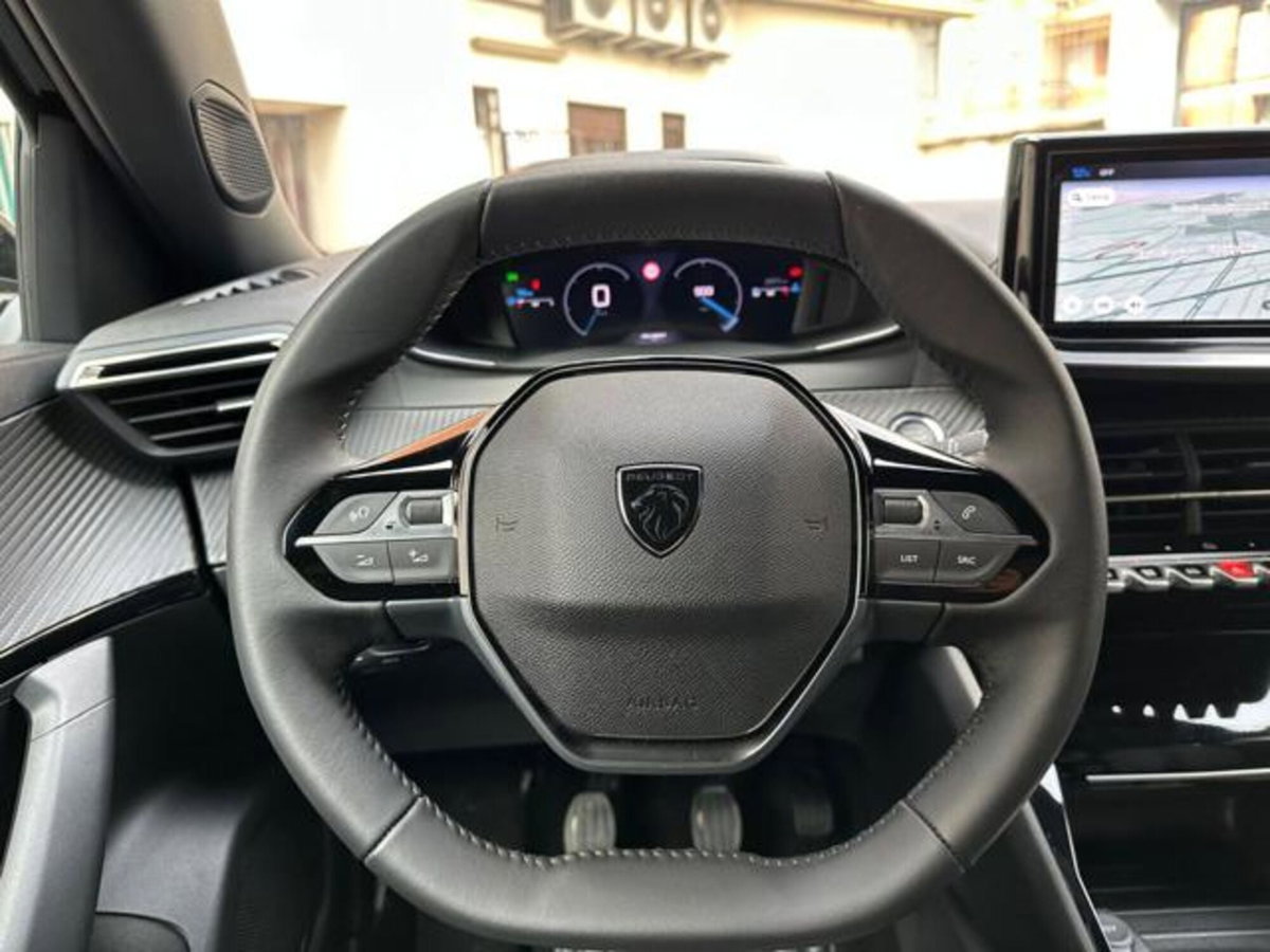 Peugeot 2008 PureTech 100 S&S Allure (10)