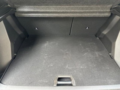 Peugeot 2008 PureTech 100 S&S Allure (18)
