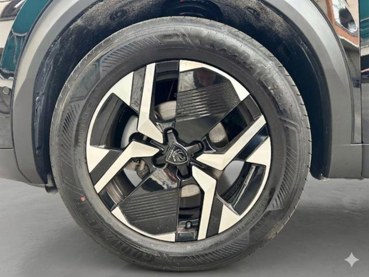 Peugeot 2008 PureTech 100 S&S Allure (7)