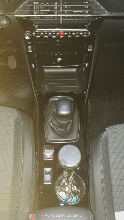 Peugeot 2008 1.2 turbo Allure 100cv (10)