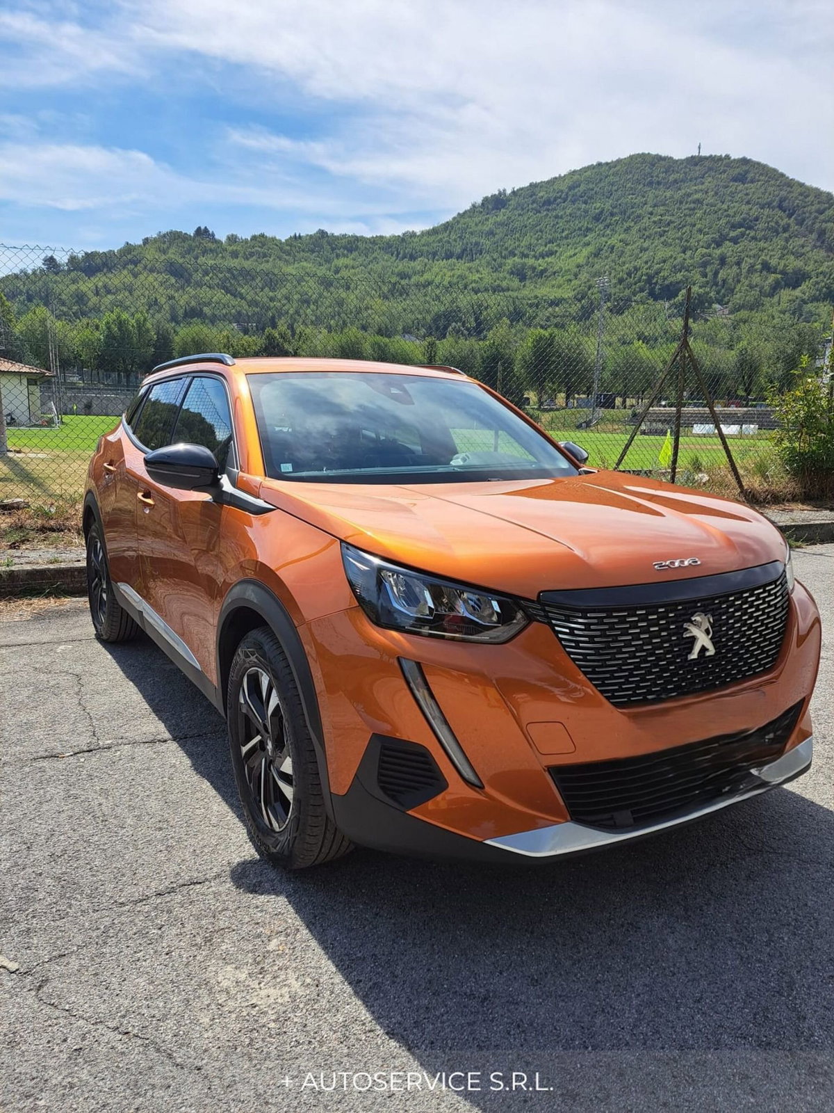 Peugeot 2008 1.2 turbo Allure 100cv (2)