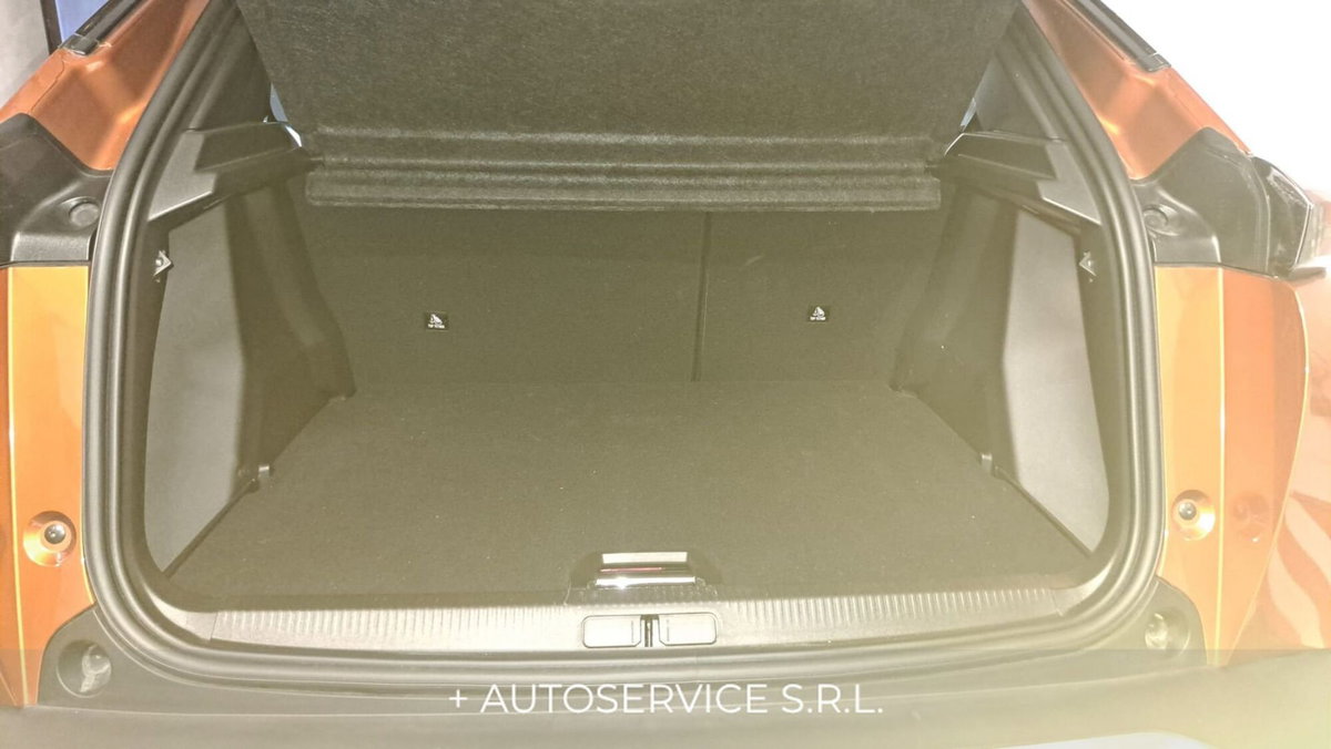 Peugeot 2008 1.2 turbo Allure 100cv (4)