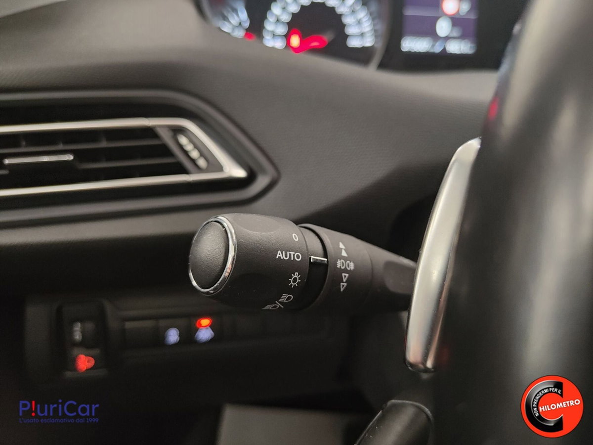 Peugeot 308 BlueHDi 130 S&S EAT8 Allure Pack (17)
