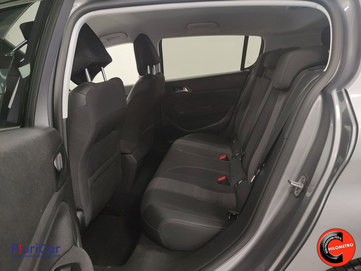 Peugeot 308 BlueHDi 130 S&S EAT8 Allure Pack (6)