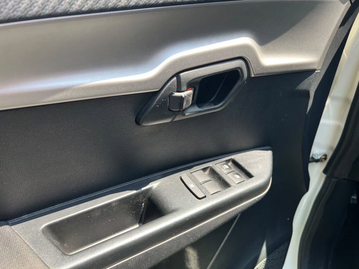 Mahindra KUV100 1.2 K8 m-bifuel (6)