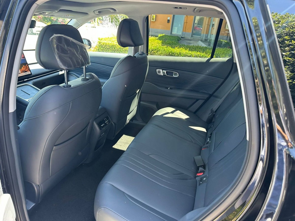 Geely Starray Starray EM-i 1.5 phev Pro auto (15)