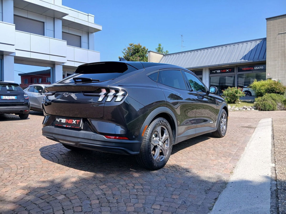 Ford Mustang Mach-E Standard 269CV (5)