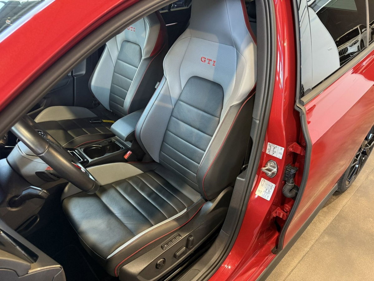 Volkswagen Golf 2.0 TSI GTI DSG (14)