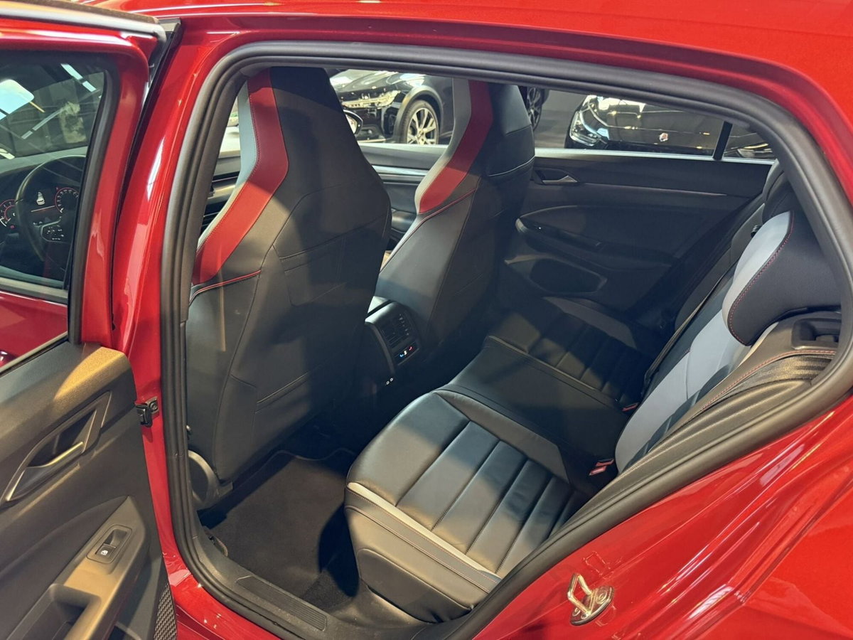 Volkswagen Golf 2.0 TSI GTI DSG (18)