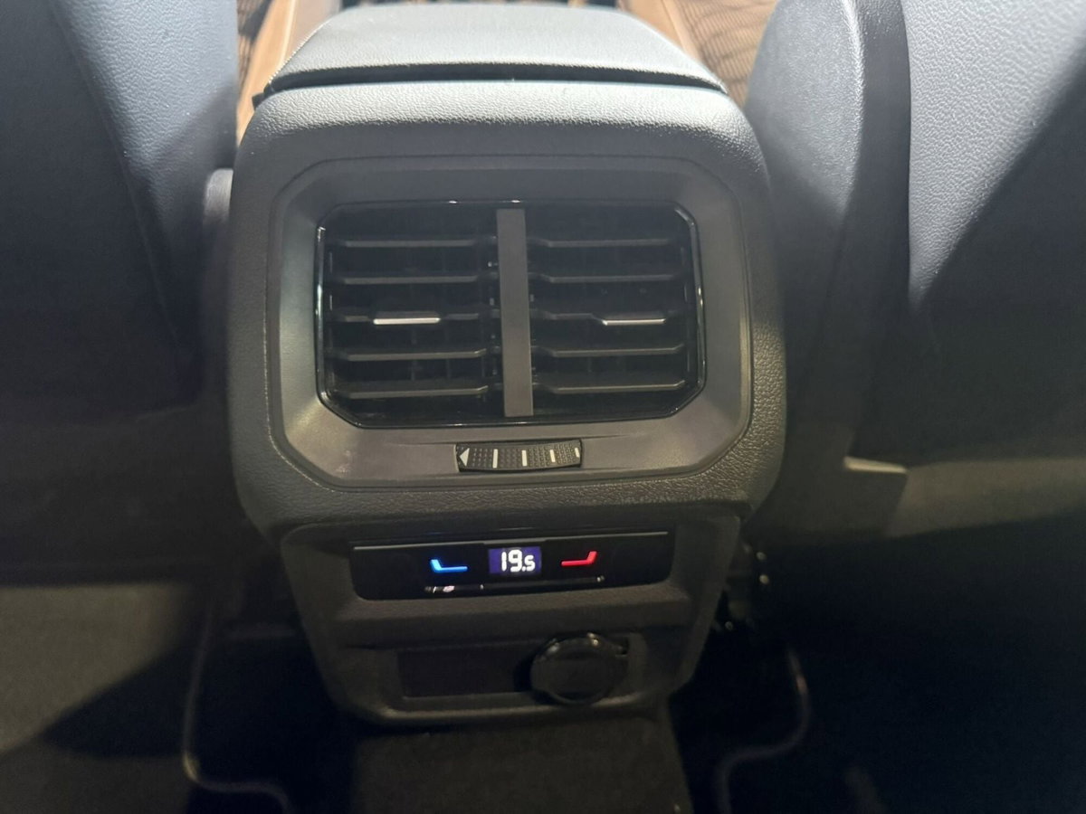Volkswagen Tiguan Allspace 2.0 TDI SCR DSG 4MOTION R-Line (14)