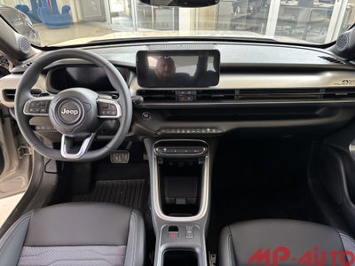 Jeep Avenger 1.2 turbo e-hybrid mhev Upland 4xe 145cv edct6 (11)